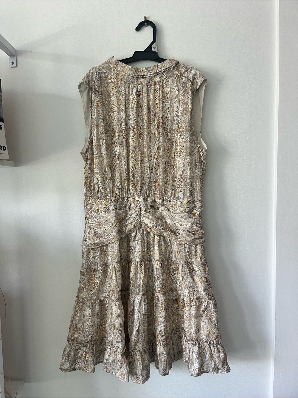 Fate Sleeveless Paisley Midi Dress in Gold and Cream
